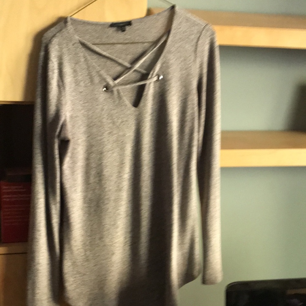 Beautiful Dynamite Ladies Small Grey Sweater, V-neck - Picture 2 of 3